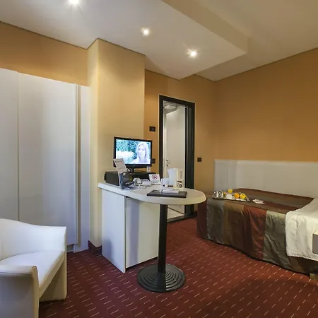 Hotel Phi Principe 4*